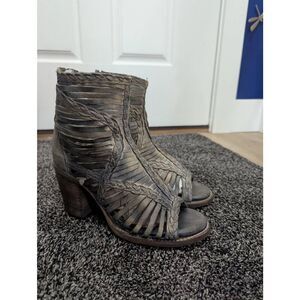 Freebird by Steven Bela Denim Blue Leather Peep Toe Booties Zip Back Women's 8